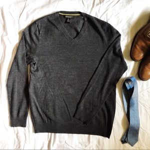 Banana Republic : wool light weight grey sweater